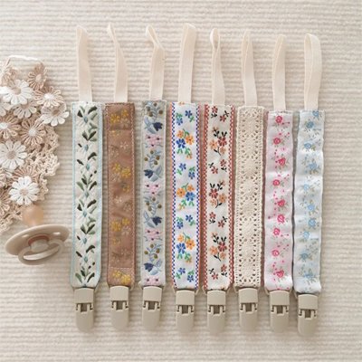 Attache tetine plusieurs modèles