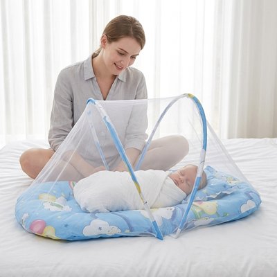 Lit moustiquaire bébé bleu