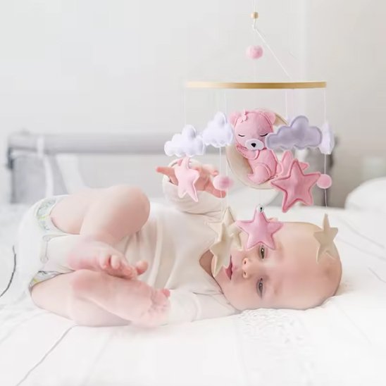 Mobile bebe lit ourson rose